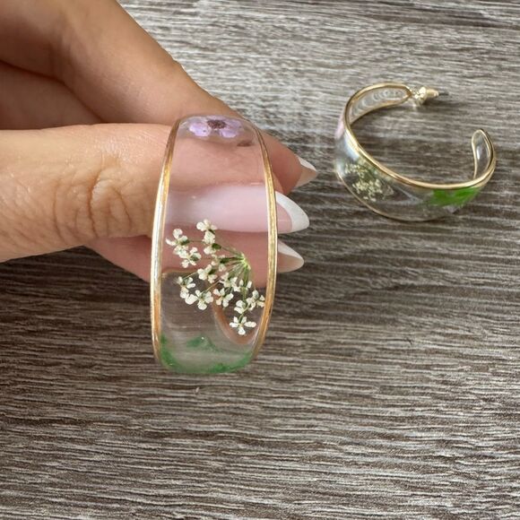 Floral Gold Hoop Earrings N916 - Picture 4 of 5